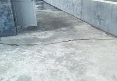 海沧楼顶漏水维修公司分享下如何解决卫生间隐蔽部位漏水的问题?